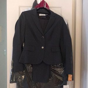 Charcoal gray Calvin Klein pant suit. Size 4.